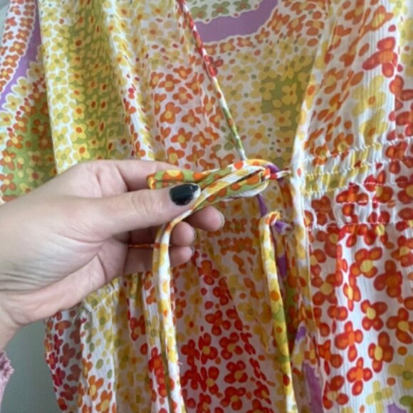 Psychedelic Floral Over-Piece Blouse - Picture 3 of 3